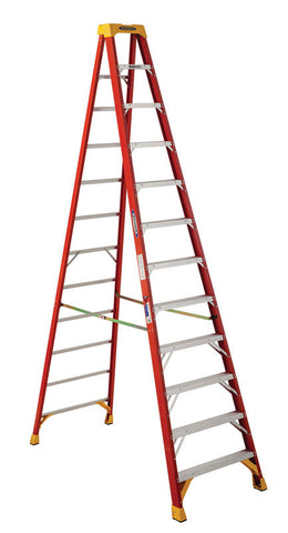 Werner 12 ft. Fiberglass Step Ladder 300 lb. Type IA